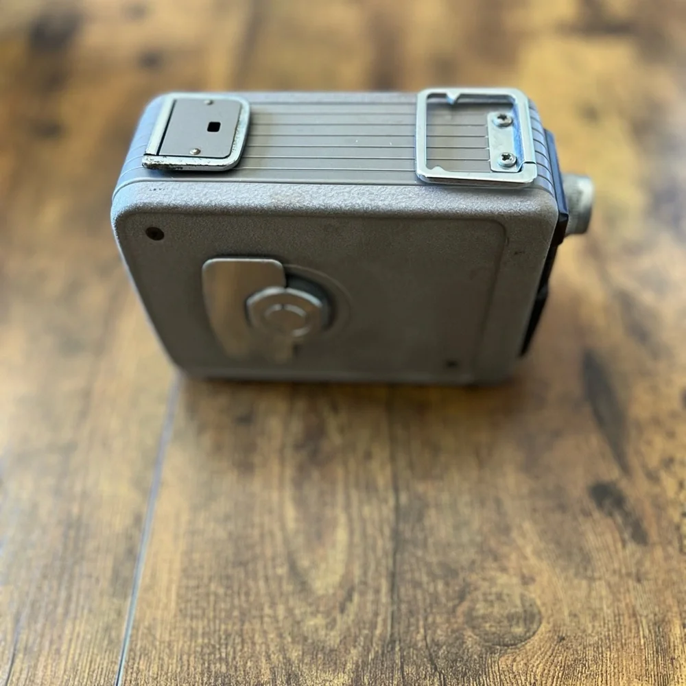 Kodak Brownie Vintage 8mm Movie Camera II Model 2 13mm f/2.7 Lens Winds & Spins